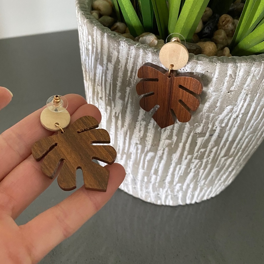 Wooden Palm Leaf Earrings - Picture 3 of 3